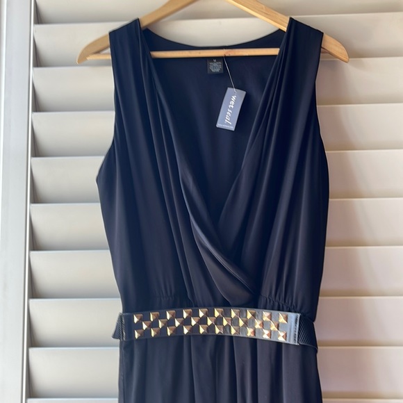 Jumper size M sleeveless belt waist, Sexy V neck, lining inside shorts - Picture 6 of 16